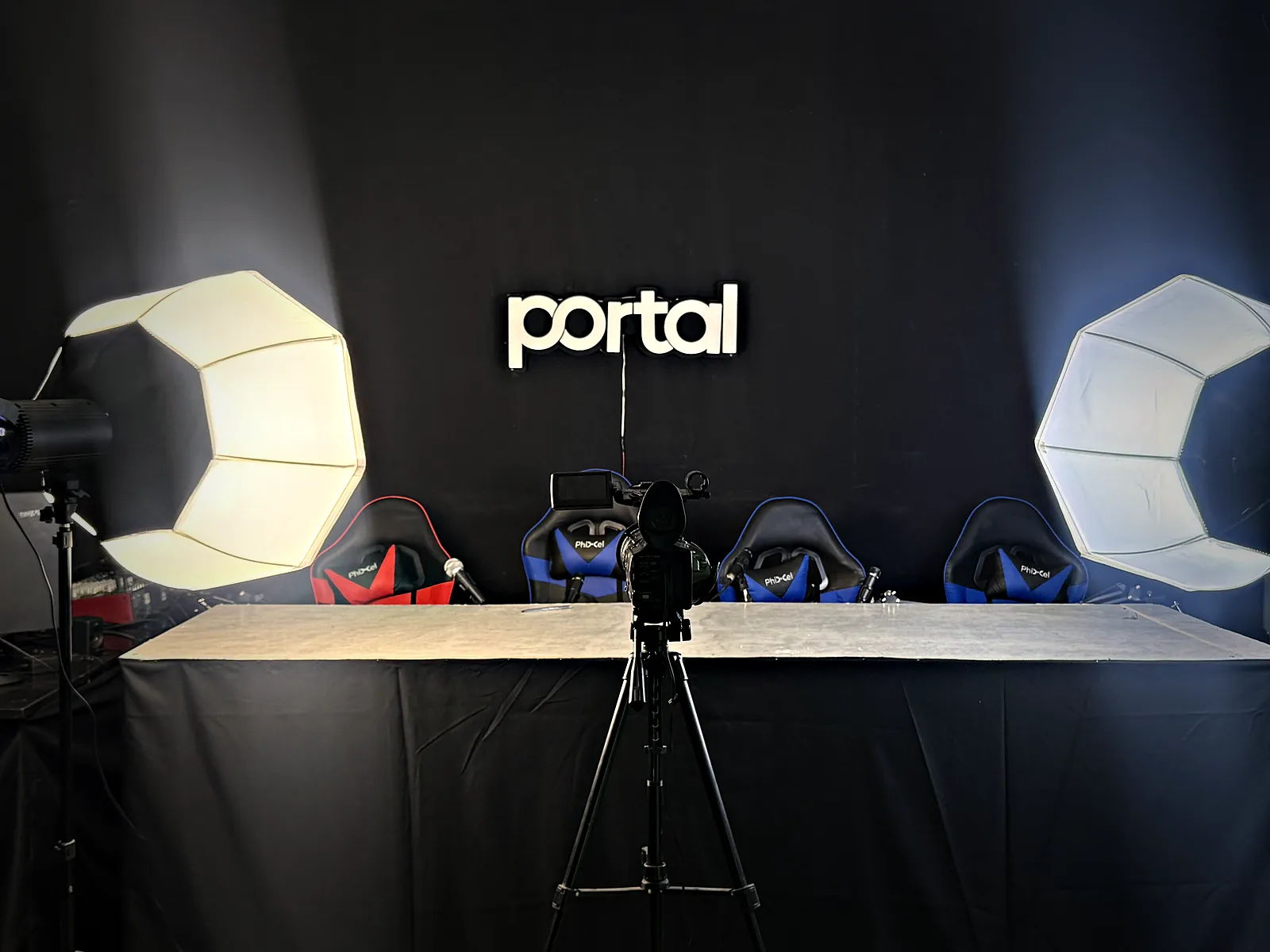 PORTAL HOUSE — Set de streaming y podcast